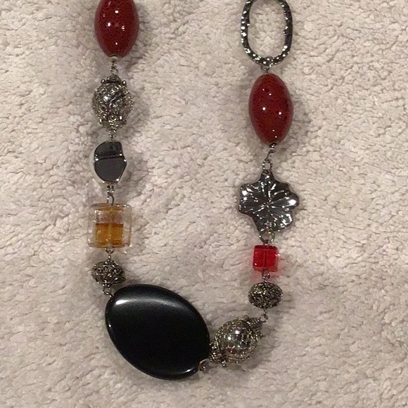 Beaded Glass Necklace Red Black Silver - Picture 5 of 10